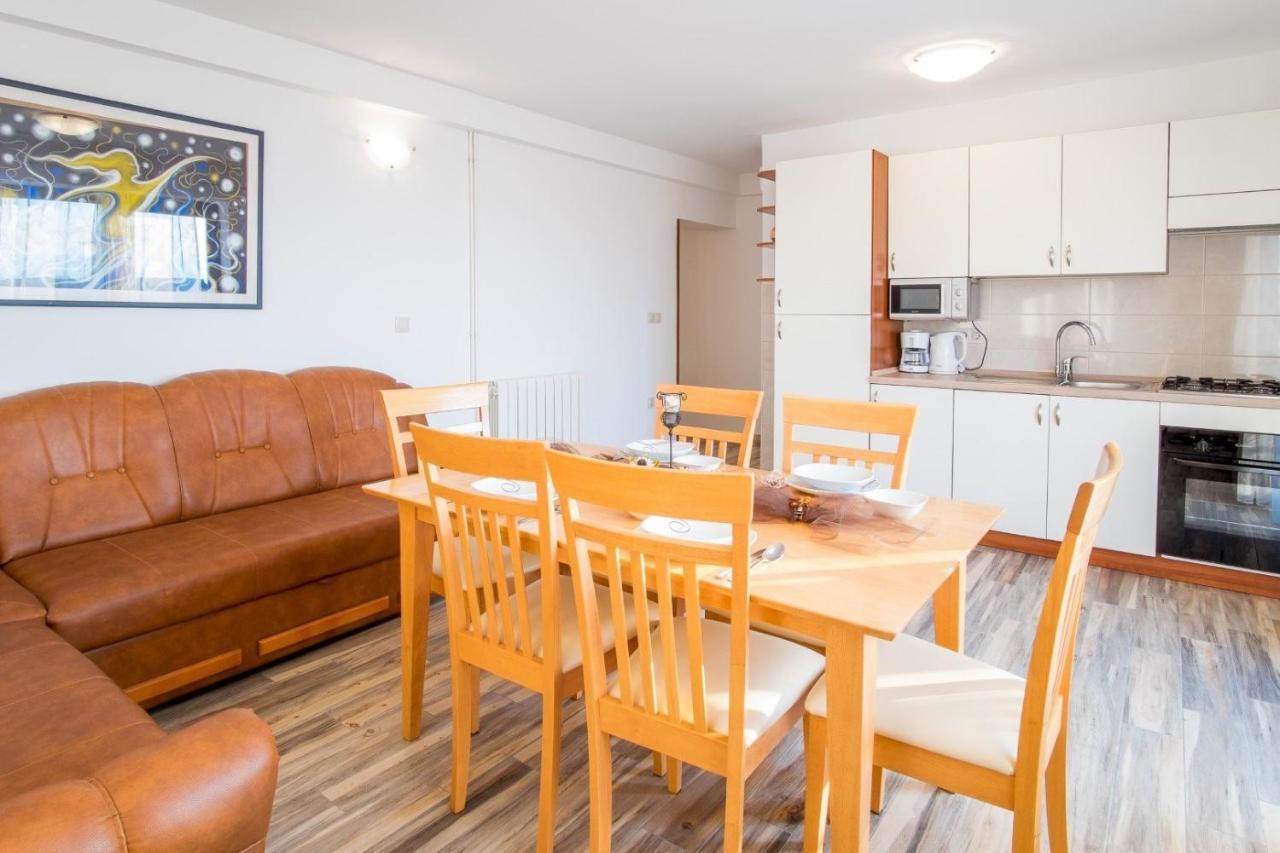 Bubi Apartments Malinska Exteriör bild